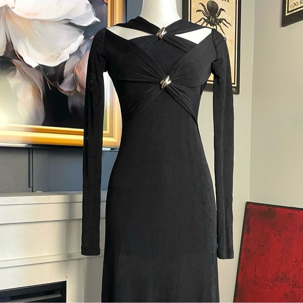 Black Gold Cuffs Maxi Dress - Picture 2 of 6